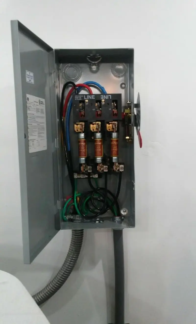 Three-phase disconnect switch installed for Smoke Detector Installation in Ketchum